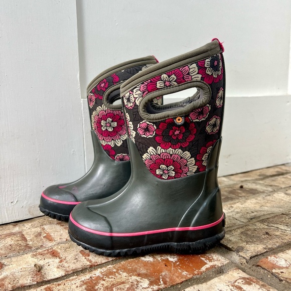 BOGS Classic Girls Rain Boot Kids Pansies Sz 10 Waterproof Insulated Winter Snow - Picture 1 of 9